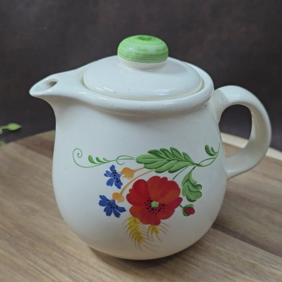 Charmante Vintage-Kaffeekanne aus der DDR (VEB Torgau, 1960er) mit Mohnblumen-Dekor, 0,5 L – ideal für Sammler & Landhausküchen.