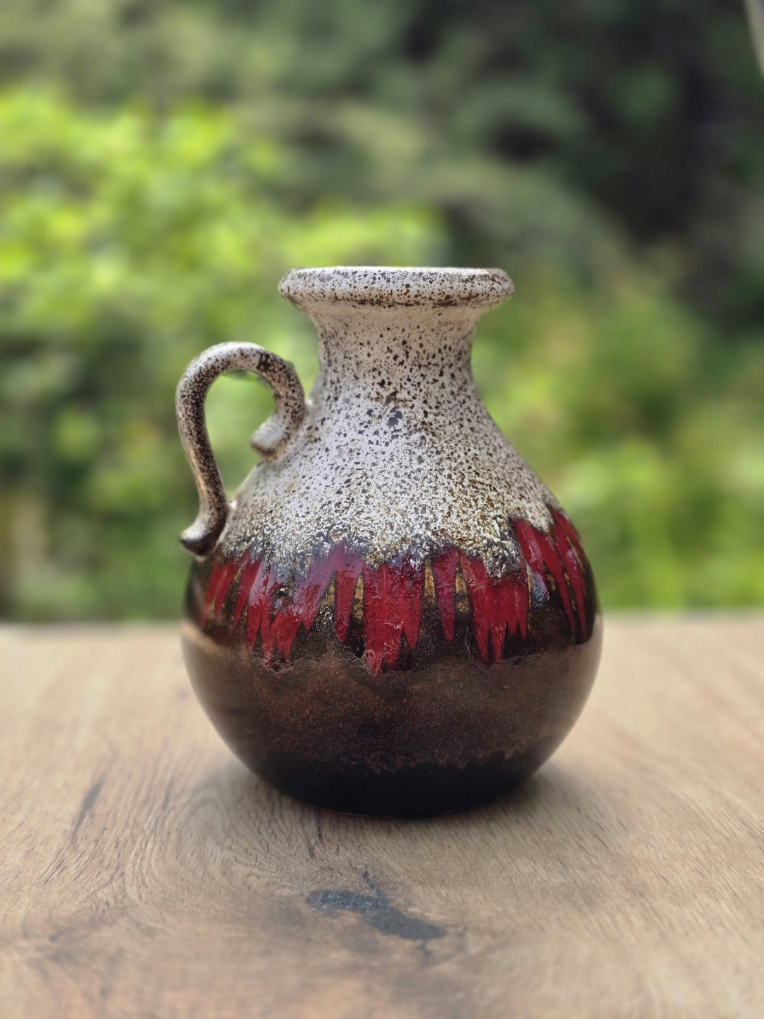 Runde Vintage Keramikvase von Scheurich mit Henkel, roter Glasur und bauchiger 70er-Jahre-Form