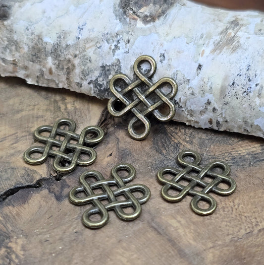 Diese Verbinder sind eine Hommage an den "Jingjang-Knoten" oder "Glücksknoten" und tragen die reiche Symbolik dieses traditionellen chinesischen Knotens: