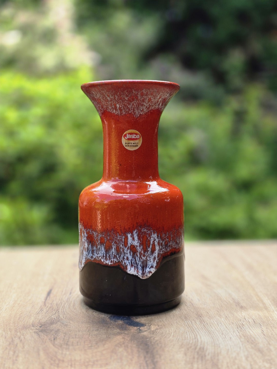 Vintage Jasba Keramikvase in Rot, Schwarz und Weiß mit glänzender Laufglasur und originalem Aufkleber