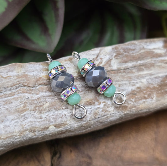 2 handgefertigte Verbinder – Mint & Grau mit Kristallglas & Strass – 24x8mm – Perfekt für elegante DIY-Ketten, Armbänder & mehr im Vintage-Look.