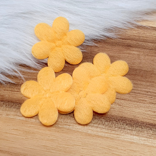 4 Applikationen, padded, flauschige Blume, Sonnengelb, 26mm, Kreativbedarf