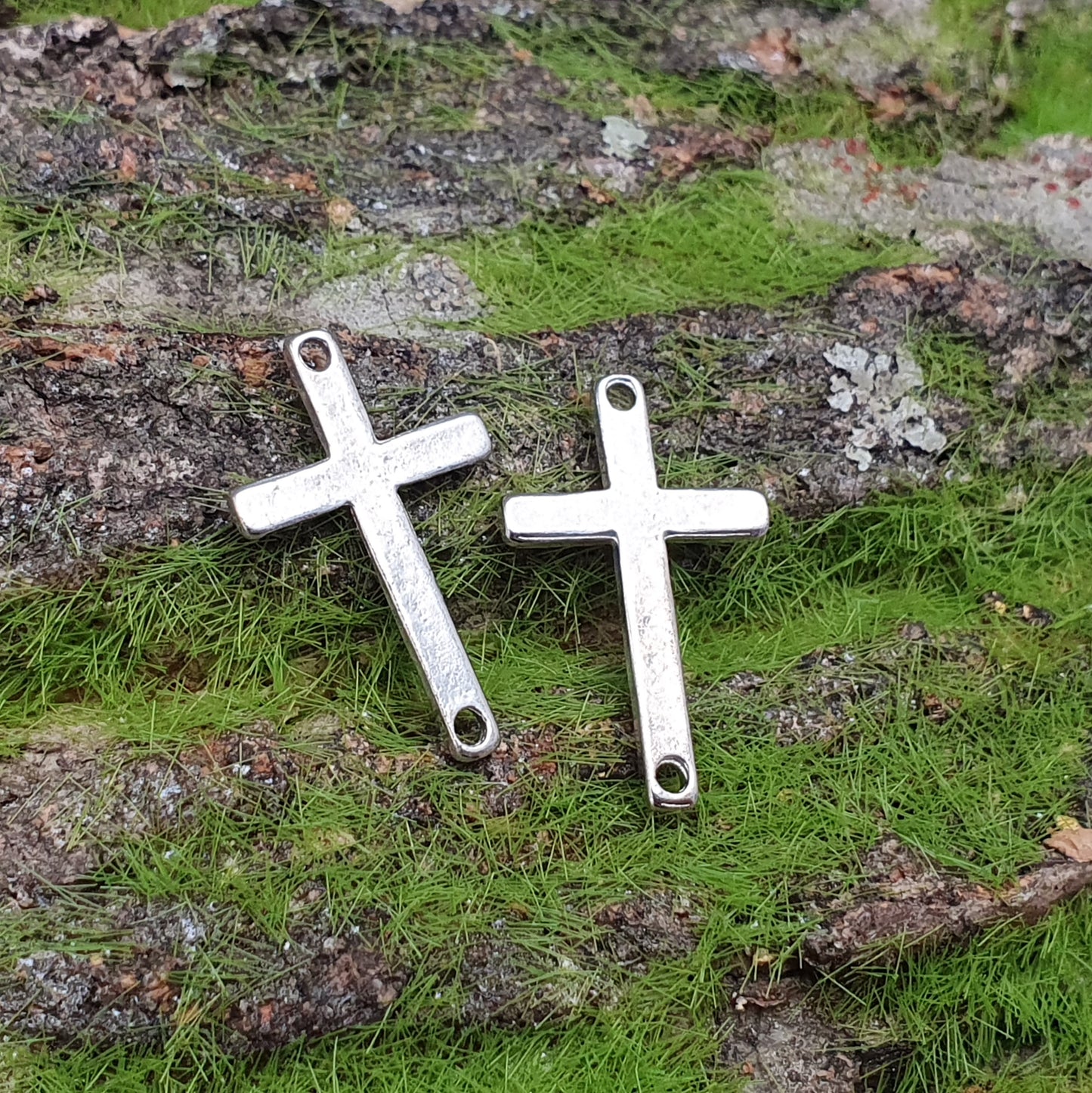 4 kleine Verbinder Kreuz, 22mm, antik silberfarbig