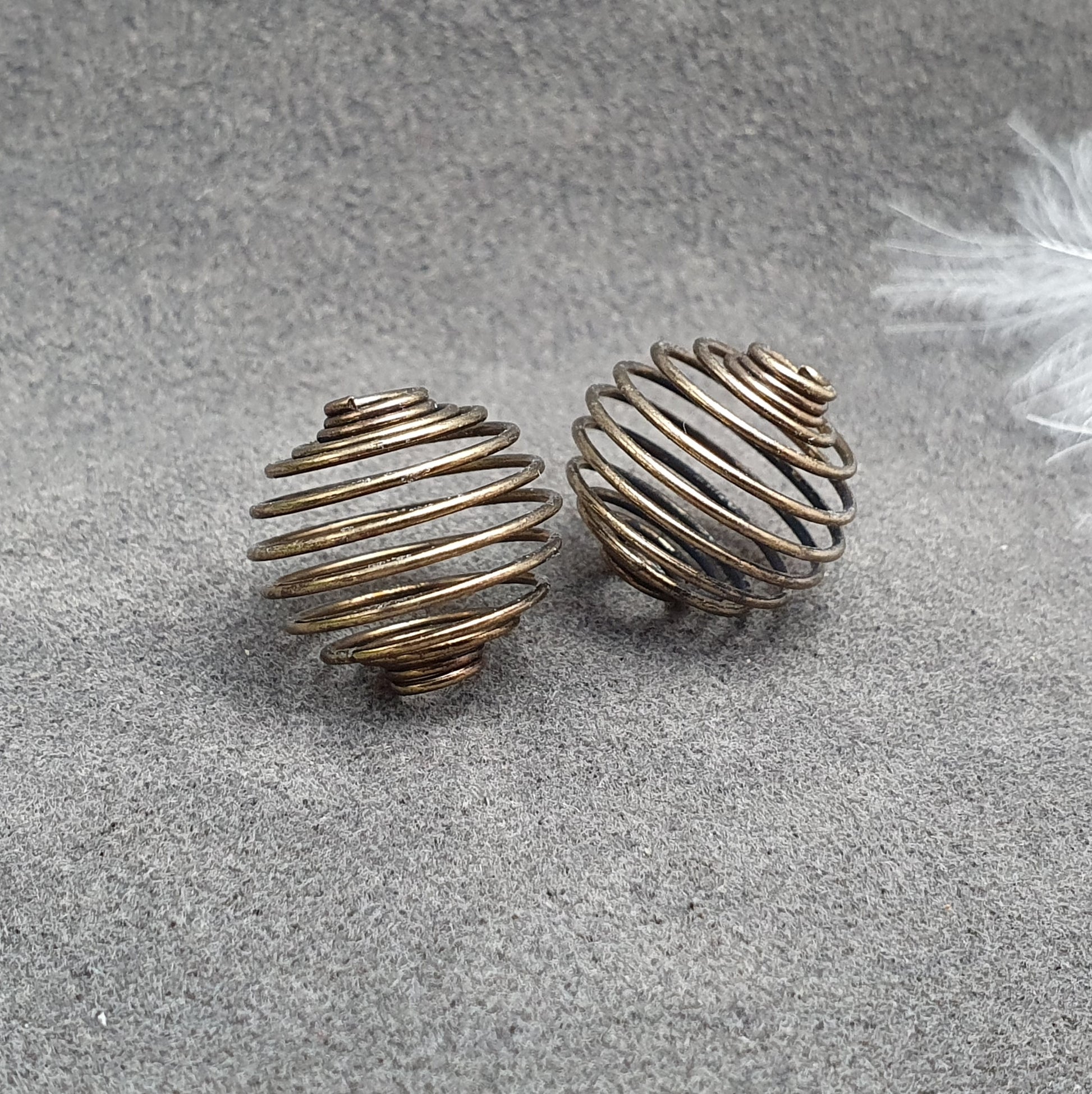 4 Drahtperlen, Spirale, Perlenkäfig, 14x15mm, bronzefarbig