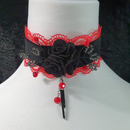 Choker Black Roses, Samt, Schwarz mit roter Tüllspitze