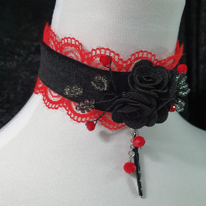 Choker Black Roses, Samt, Schwarz mit roter Tüllspitze