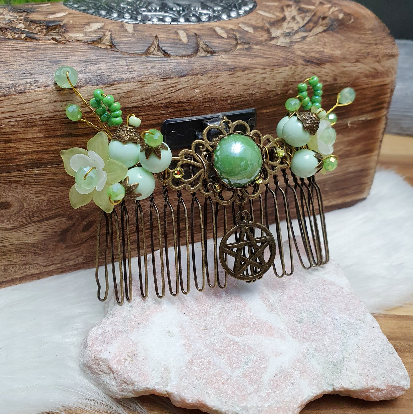 Haarkamm, antik Bronzefarbig & Grün, mit Blumen, Glasperlen & Pentagramm