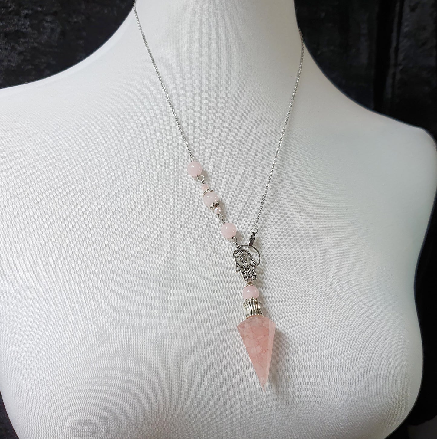 Pendelkette. Pendel Rosenquarz mit Hamsa Hand, Schutz, Liebe, Güte