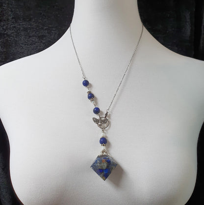 Pendelkette, Pendel Lapis Lazuli mit Motte, Transformation