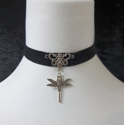 Choker, schwarzes Samtband mit Libelle & Ornament