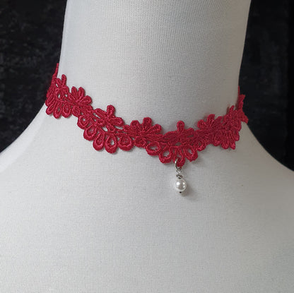 Zarter Choker rote Ätzspitze, Blumen, Bogenkante