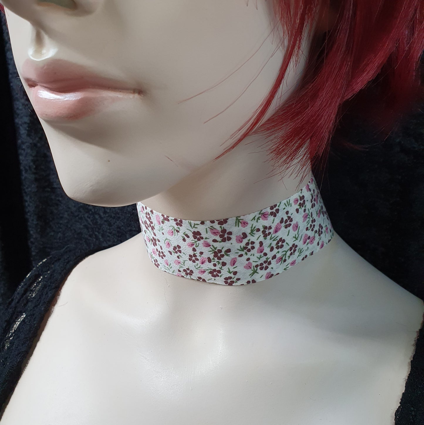 Weicher Choker, Cremeweiß mit Blumenprint, 4cm breit