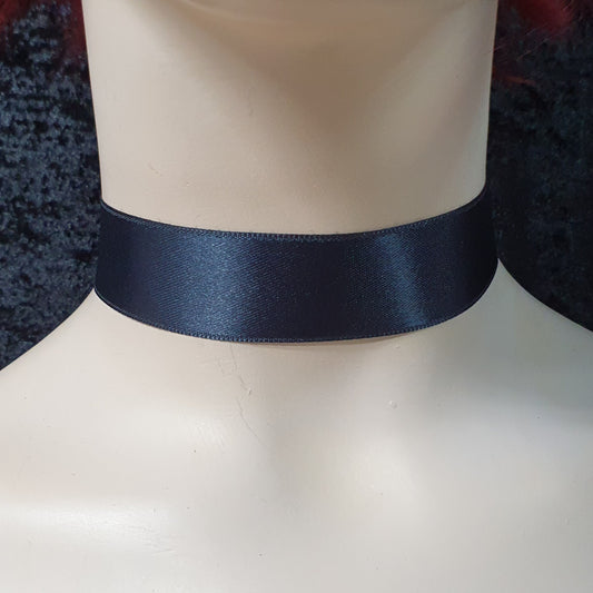 Weicher Satin-Choker, Schwarz, 2,5cm breit