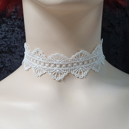 Zarter Choker Ätzspitze, schlicht, Doppelbogen