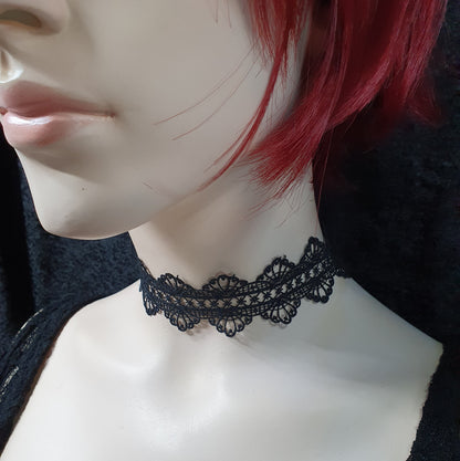 Zarter Choker Ätzspitze, schlicht, Doppelbogen