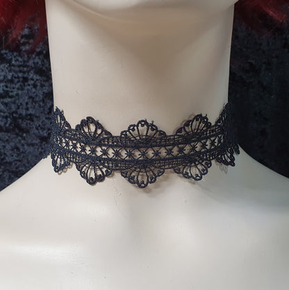 Zarter Choker Ätzspitze, schlicht, Doppelbogen