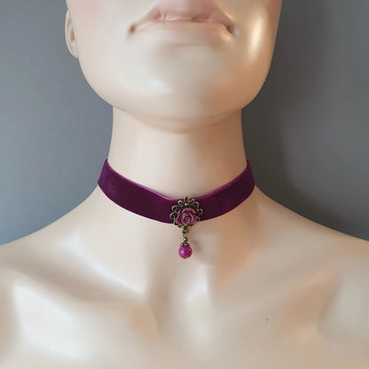 Choker aus violettem Samt mit Rose, Gothic, Cosplay