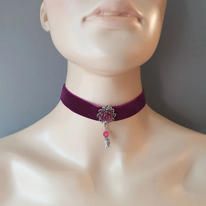 Choker aus violettem Samt mit Rose, Gothic, Cosplay