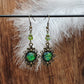 Ohrhänger, Cabochon mystic green schimmernd, Antik Bronzefarbig