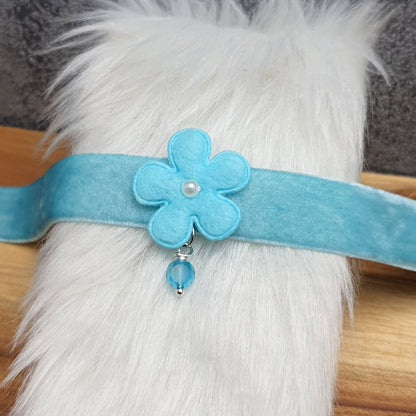 Choker mit Blume, Samt, Hellblau, Halsband, Kropfband, Dirndlschmuck