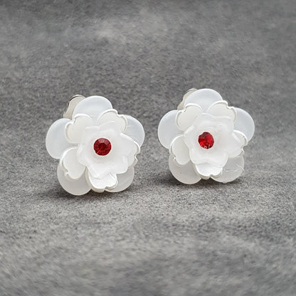 Ohrclips weiße Blume