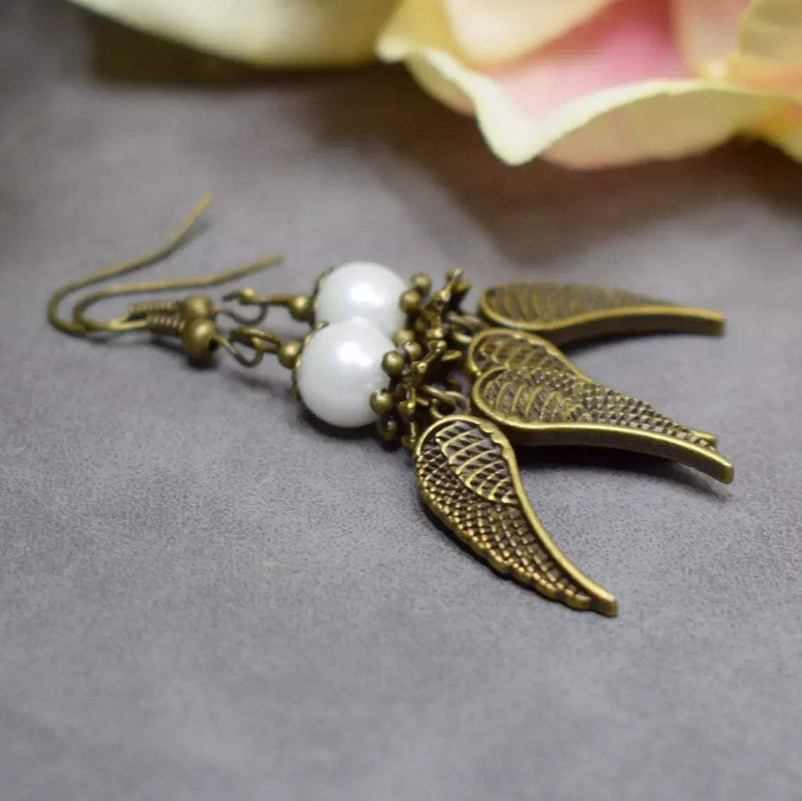 Lange Ohrhänger mit Engelsflügel ~ Believe in you ~ im Vintagestil, antik bronzefarbig