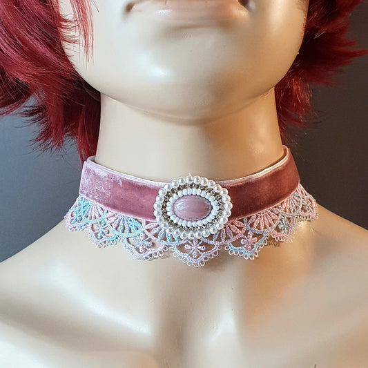 Choker aus Samt, Mauve, mit Borte & handgefertigtem Zierteil